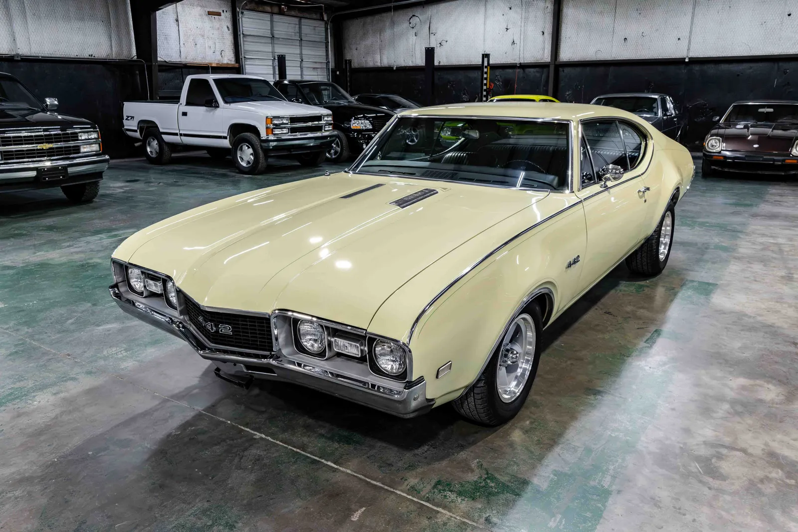 1968-Oldsmobile-442-Saffron AYellow-344878M274801A-33.jpg